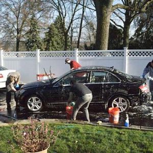 How many people does it take to do a car